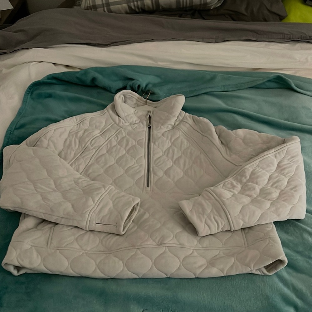 Lululemon scuba oversized quilted half zip in color BONE